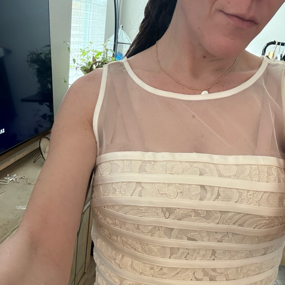 Julia Jordan Cream Lace Mini Bridal Event Dress w/ Illusion Neckline EUC - Picture 3 of 6